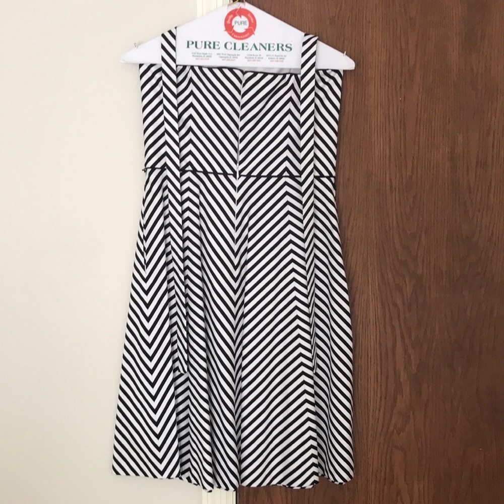 Dress - Picture 2 of 4
